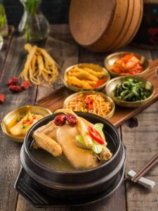 gà hầm sâm tươi hàn quốc