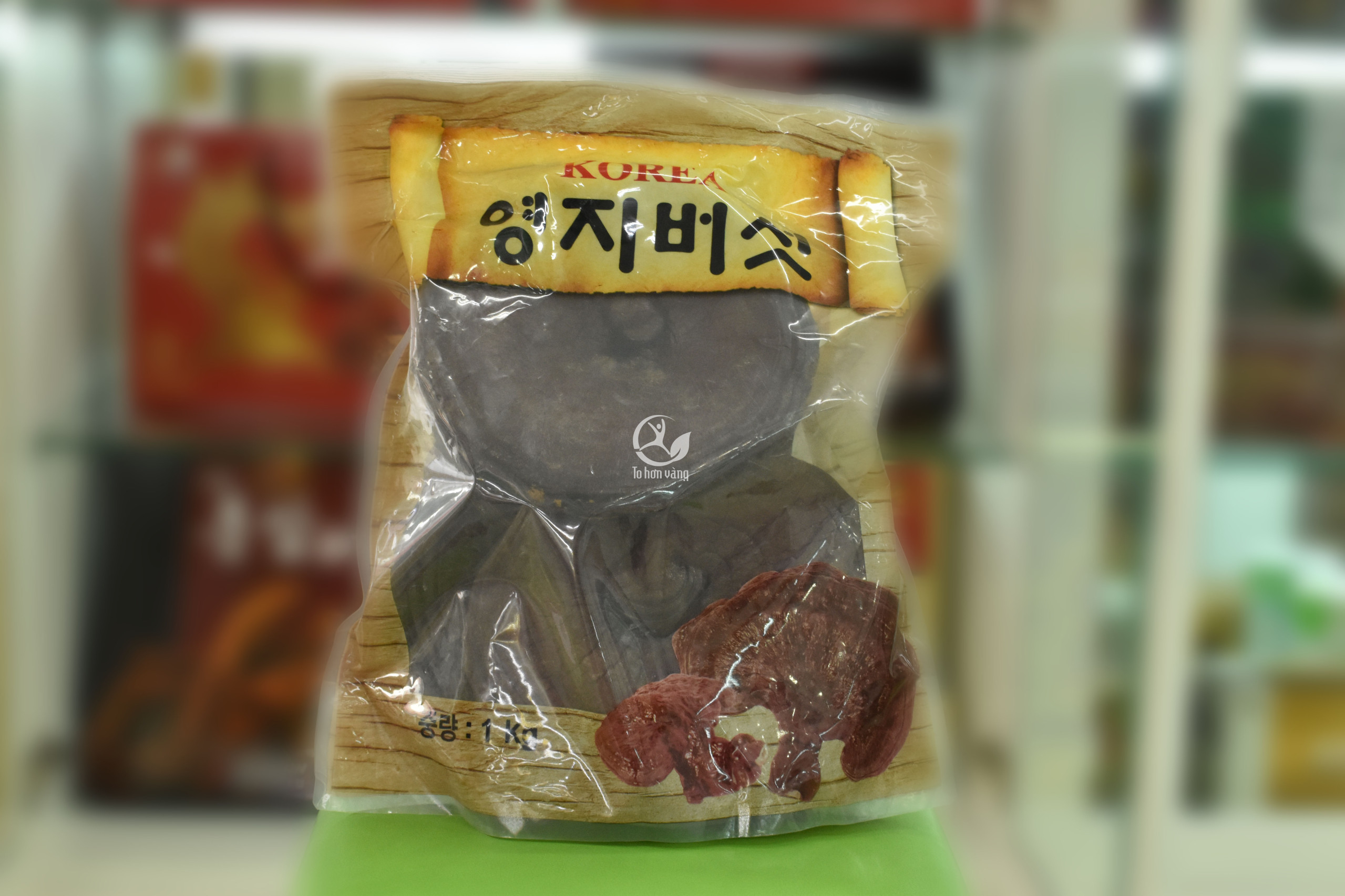Nấm linh chi đen đang được bày bán tại cửa hàng nhân sâm Việt Hàn