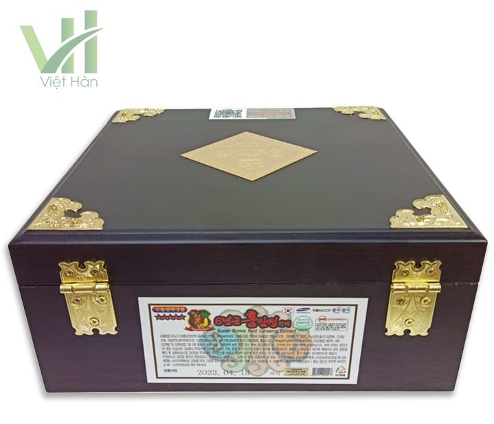 <em>Sản phẩm Cao Hồng Sâm Kanghwa Hàn Quốc 250g x 2 hộp gỗ</em>