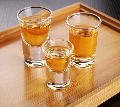 How to make nấm linh chi ngâm rượu với đinh lăng to preserve its flavor?