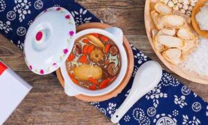 Cách làm yến chưng nhân sâm đơn giản tại nhà